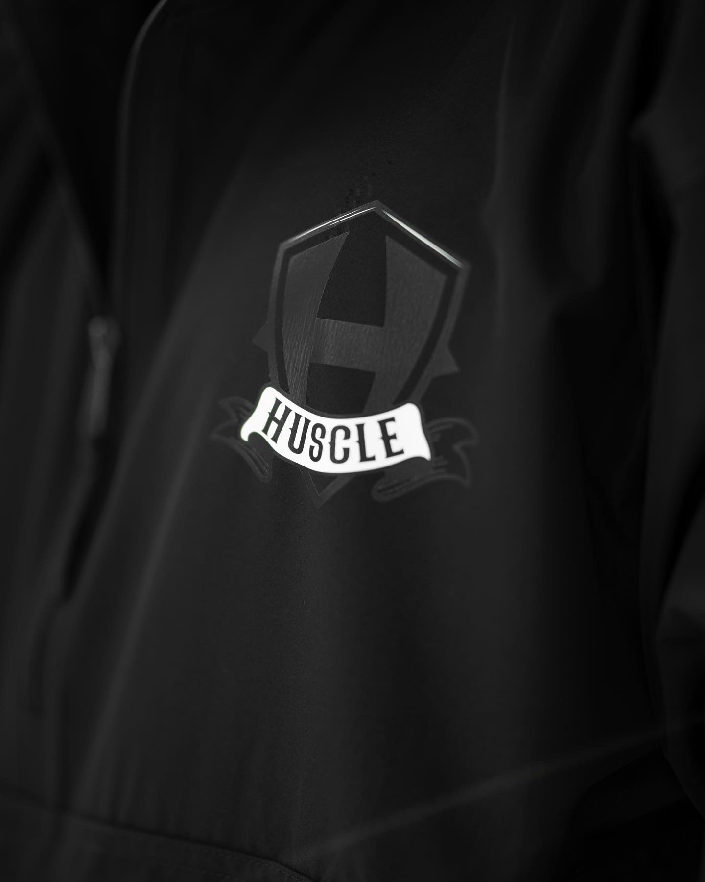 HUSCLE WINDBREAKER